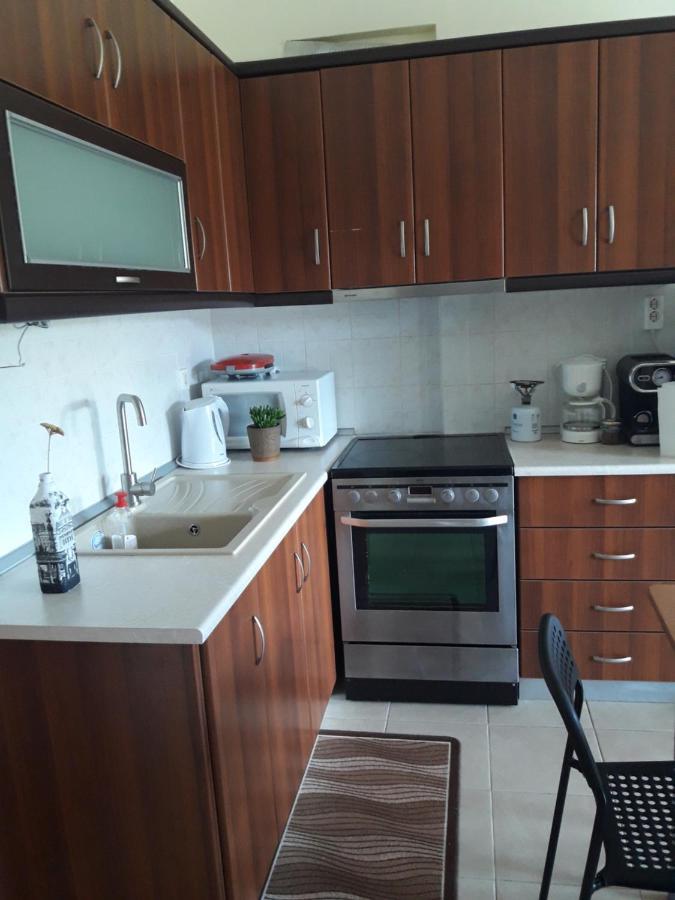 M&J Apartments นิกิติ ภายนอก รูปภาพ
