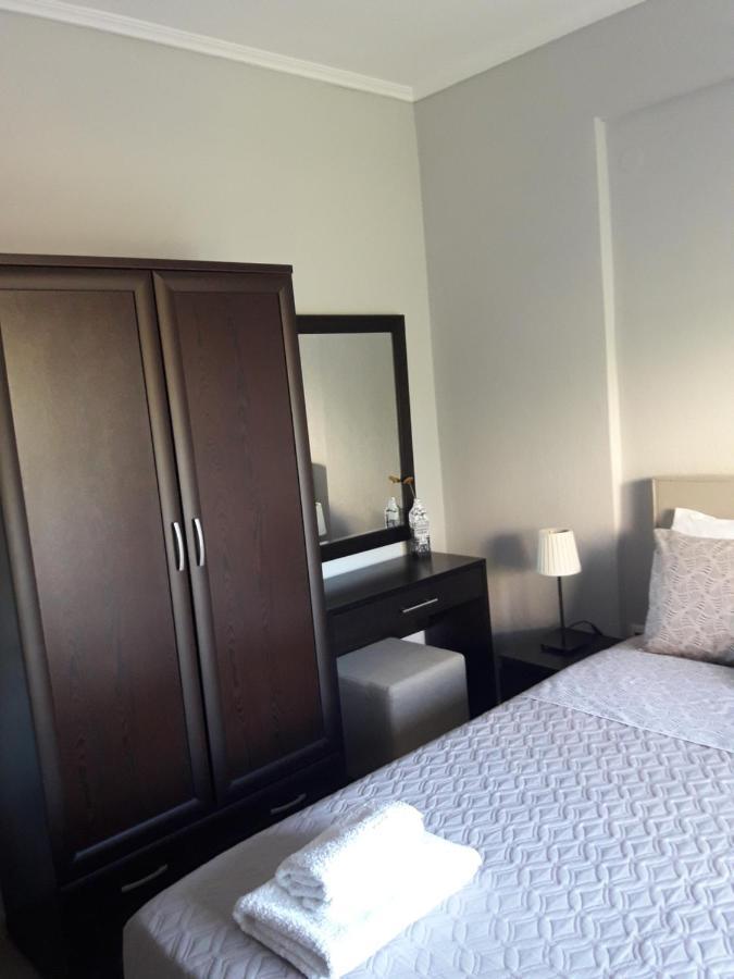M&J Apartments นิกิติ ภายนอก รูปภาพ